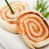Espirales de salmón ahumado en salsa de mantequilla